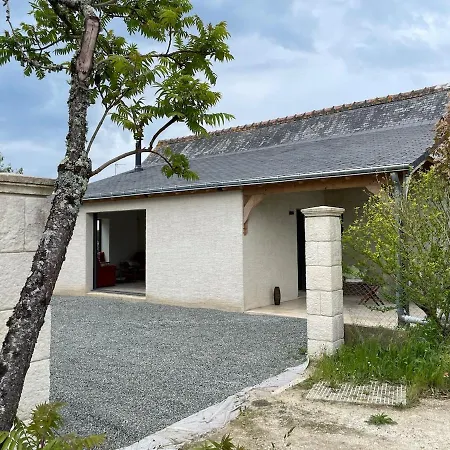 Pierre De Jade Neuille-Pont-Pierre