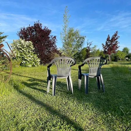 Pierre De Jade Neuille-Pont-Pierre